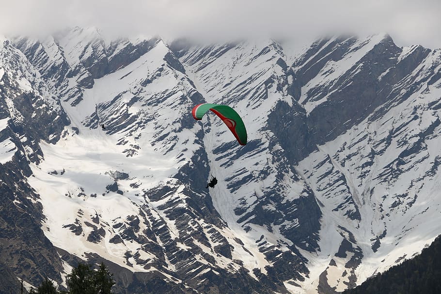 Paragliding in Solang Valley